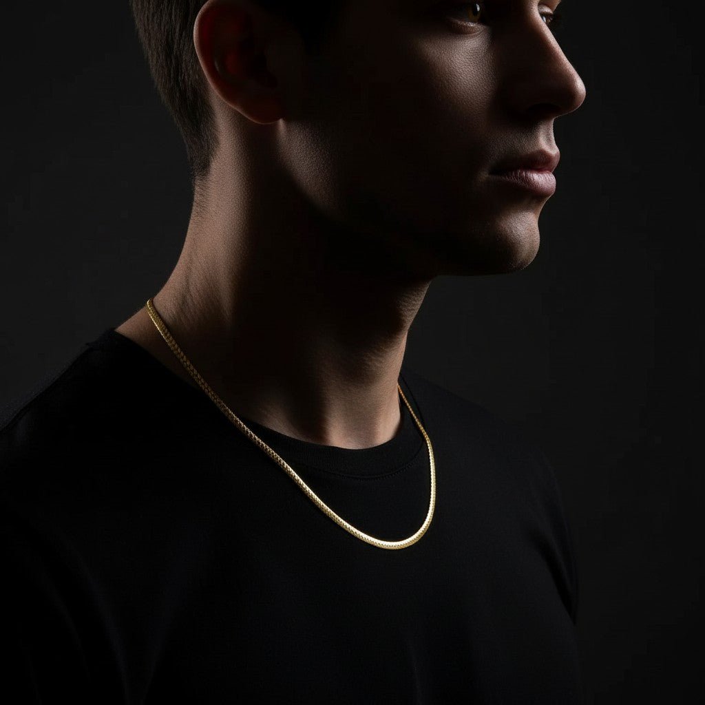 Platte Gourmet Ketting met bewerkte rand 4mm Goudkleurig Staal - Aramat Jewels - Halskettingen - cadeautip