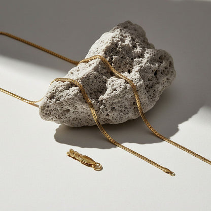 Platte Gourmet Ketting met bewerkte rand 4mm Goudkleurig Staal - Aramat Jewels - Halskettingen - cadeautip