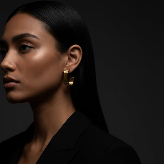 Rechthoekige Oorstekers Streepjesmotief Goudkleurig Staal - Aramat Jewels - Oorbellen - cadeautip