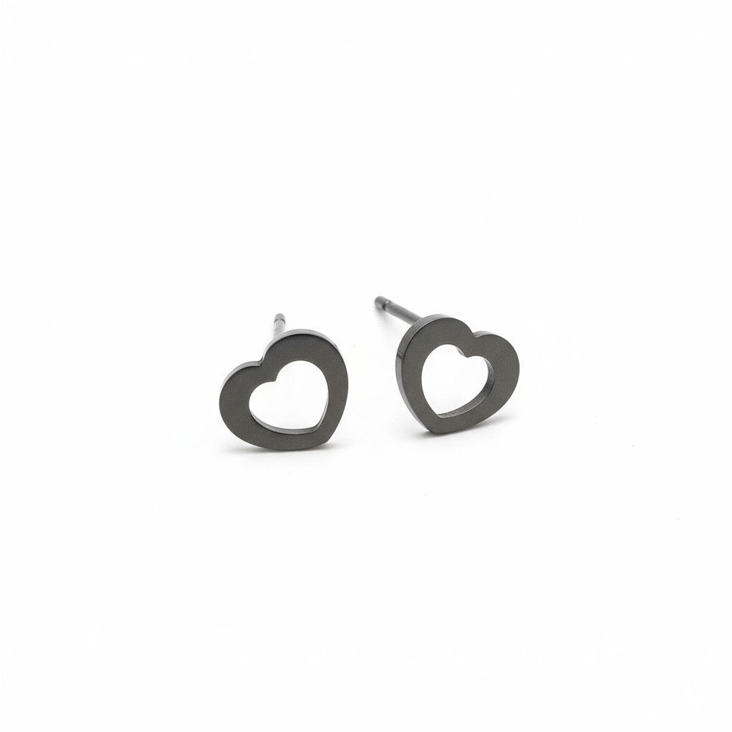 Zwarte open hartjes oorbellen 9x8mm RVS stoer design, lichtgewicht oorstekers cadeau voor vrouwen en meisjes
