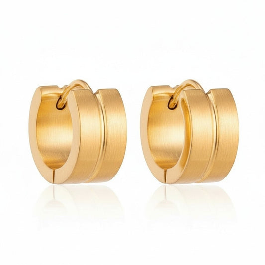 RVS Huggie Oorringen Dunne Gleuf Goudkleur 13mm - Dames - Aramat Jewels - Oorringen - cadeautip