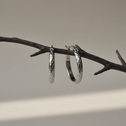 RVS Oorringen met Ruitjes Patroon Zilverkleur 25mm - Aramat Jewels - Oorringen - cadeautip