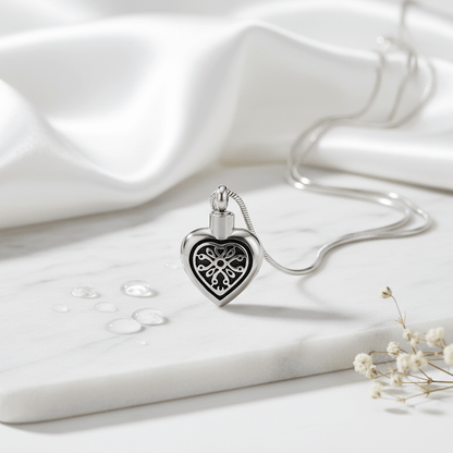 Sierlijk Keltisch as - hartje staal met zwart emaille - Aramat Jewels - Gedenkhangers - cadeautip