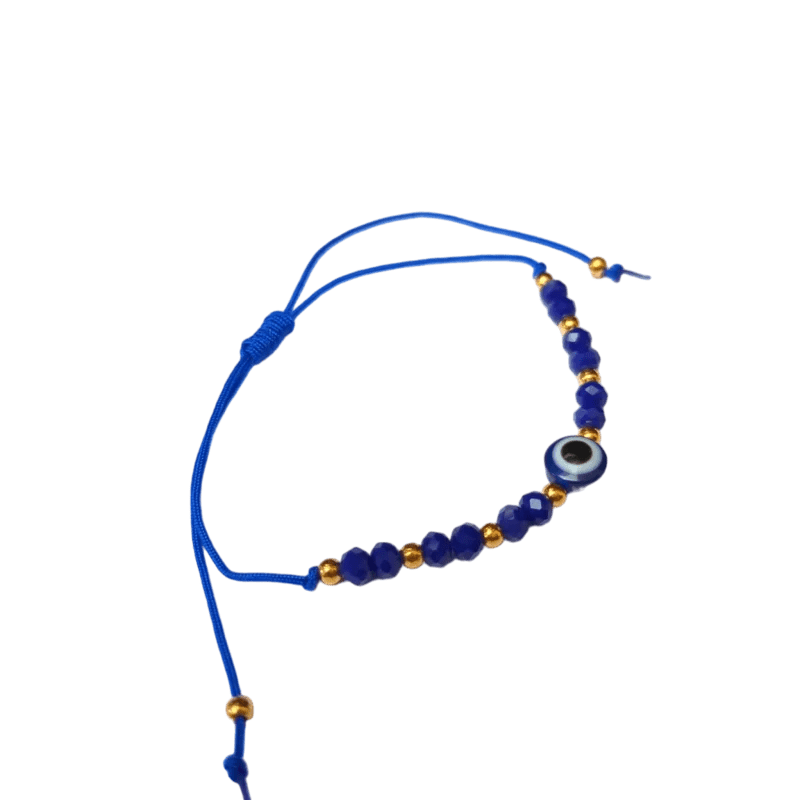 Een blauwe armband met een gouden bea en een blauw boze oog