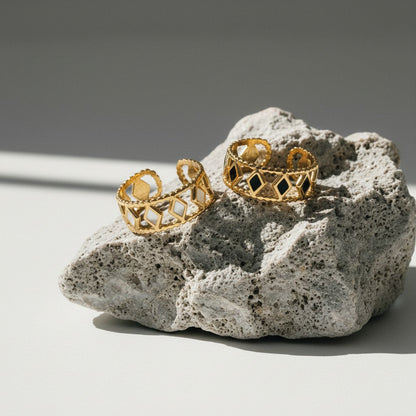 Verstelbare RVS Ring Emaille Ruitjes - Goud met Wit of Zwart - Aramat Jewels - Ringen - cadeautip