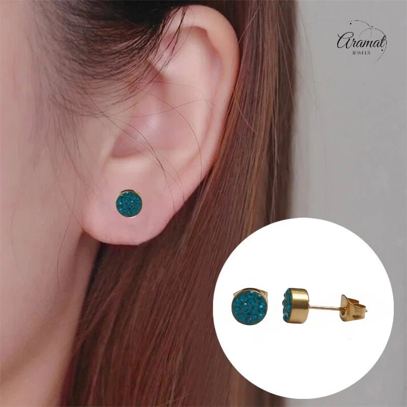 Zeegroene kristallen oorstekers 6 mm – goudkleurig - oor3100 - Oorbellen kopen# - 6mm - alles - Blauwgroen