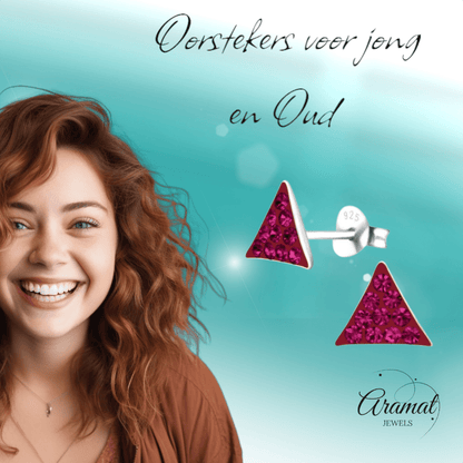 Zilveren oorstekers driehoek fuchsia roze kristal - Aramat Jewels - Oorbellen - cadeautip