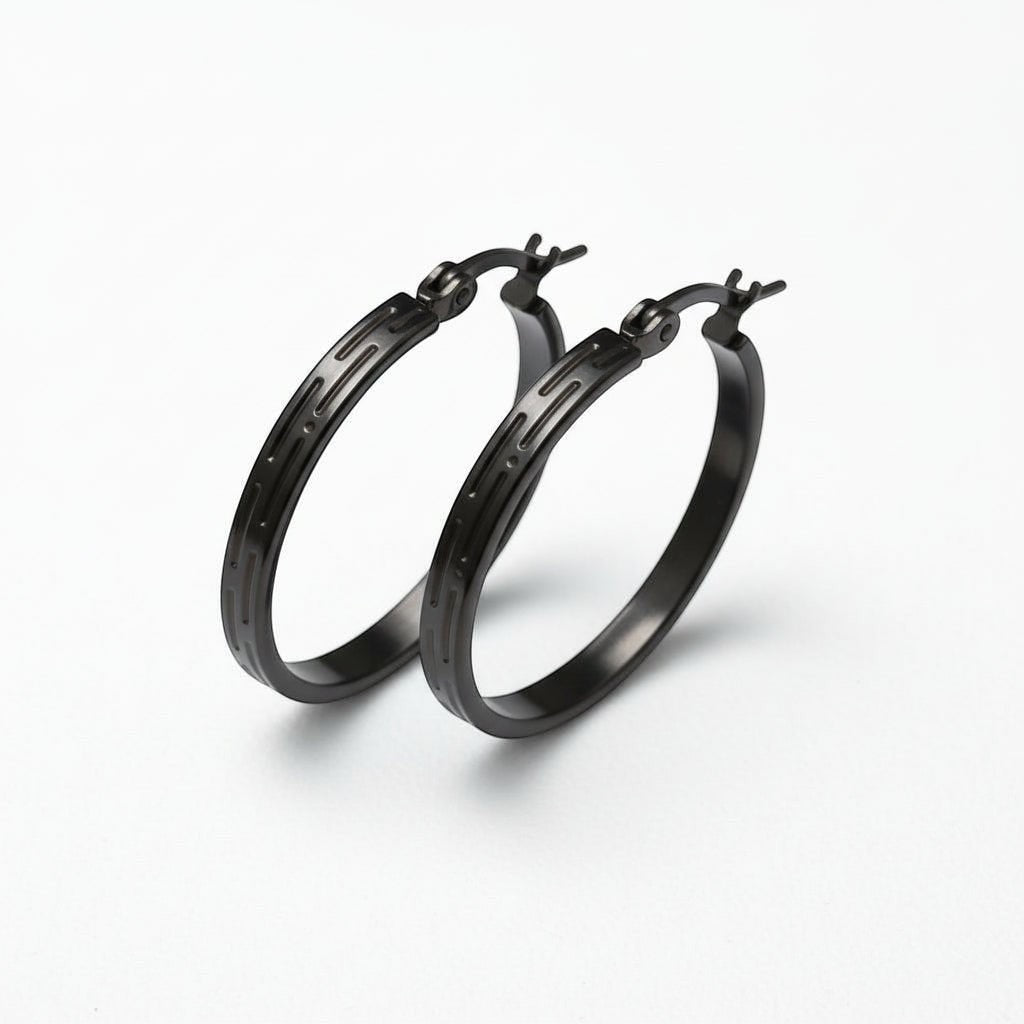 Zwarte RVS Oorringen met Streepjes Motief - 30 mm - Aramat Jewels - Oorringen - cadeautip