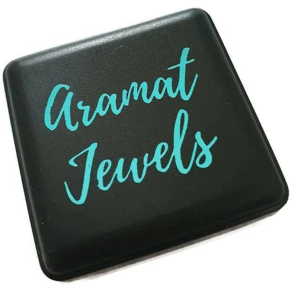 Aramat Jewels packaging box for helix piercing