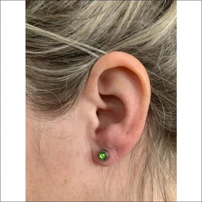 Ronde Zweerknopjes Zirkonia Groen Zilverkleurig Chirurgisch 6mm alles chirurgisch staal dames Geen hanger Geen_Parel groen Met_steen oorbellen oormodel PVD Soort sieraad_Oorbellen Staal Video Volwassenen zilverkleurig zirkonia zweerknopjes