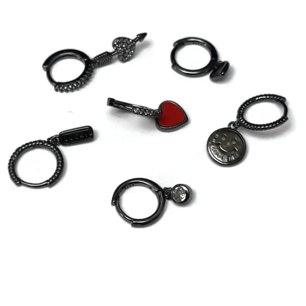 Een Set Van Vijf Zwarte En Rode Ringen